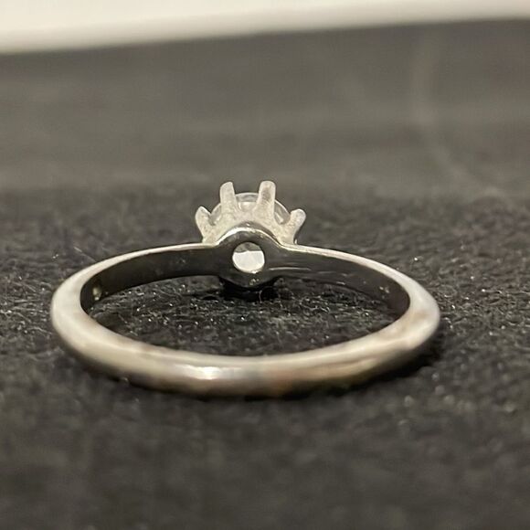 Large ring with a white gem - Picture 5 of 7